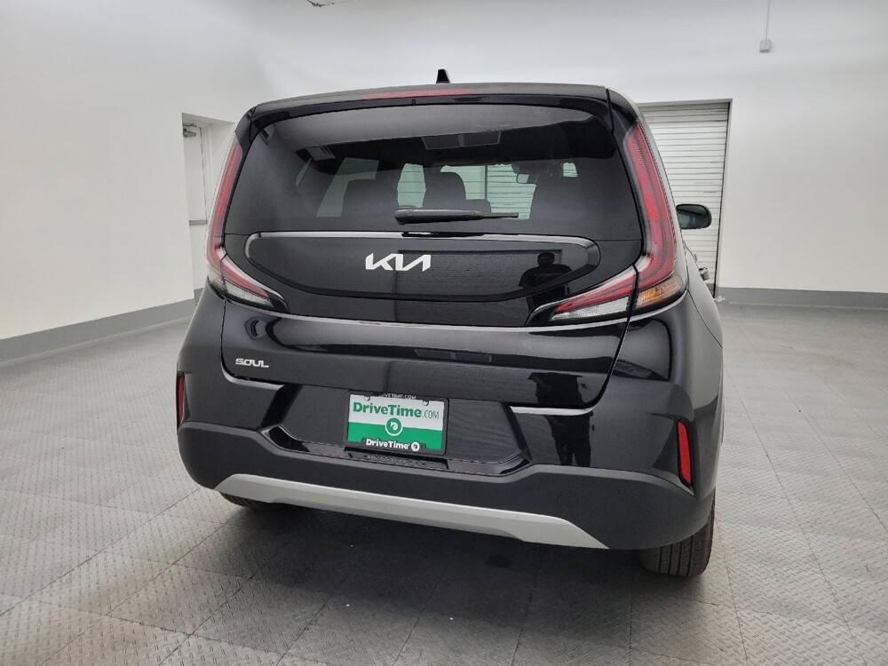 2025 Kia Soul in Chandler, AZ 85225 - 18116195 7