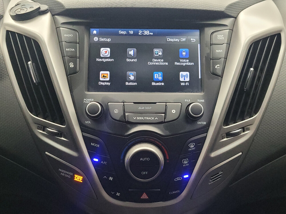 2017 Hyundai Veloster in Memphis, TN 38115 - 18116201 25