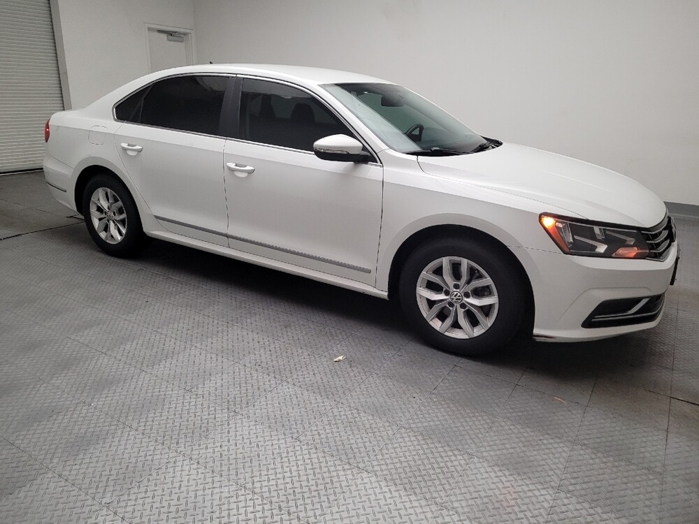 2016 Volkswagen Passat in Downey, CA 90241 - 18116214 11
