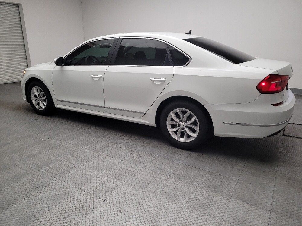2016 Volkswagen Passat in Downey, CA 90241 - 18116214 3