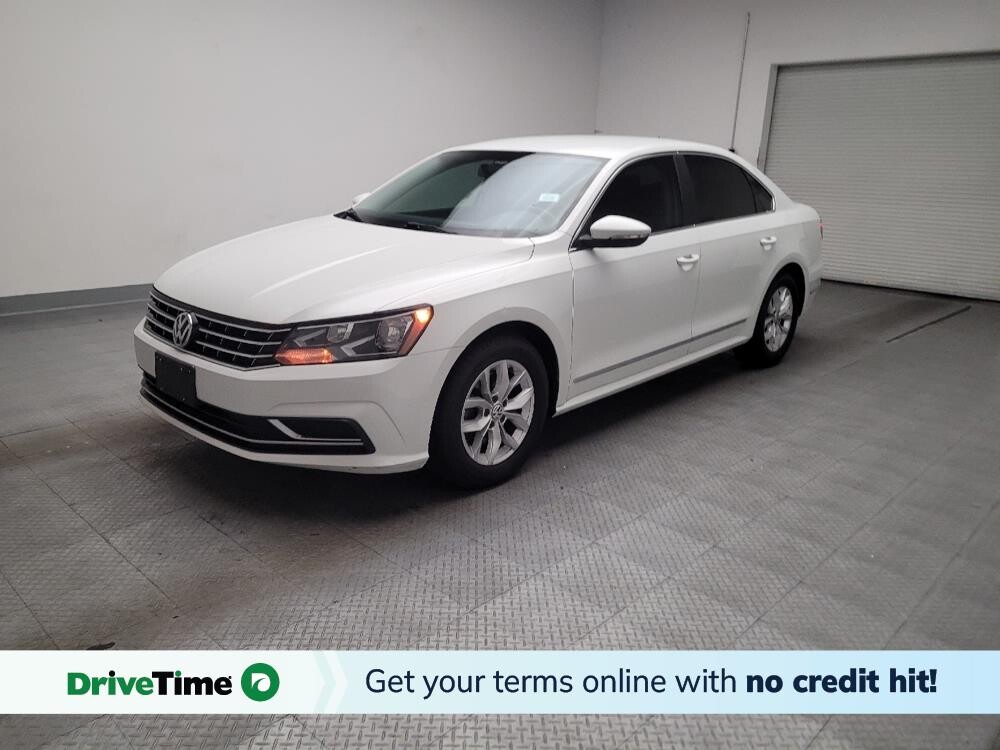 2016 Volkswagen Passat in Downey, CA 90241 - 18116214