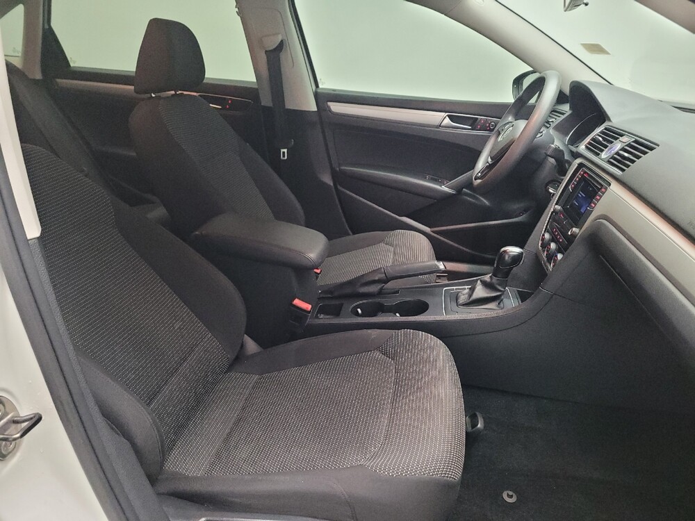 2016 Volkswagen Passat in Downey, CA 90241 - 18116214 21