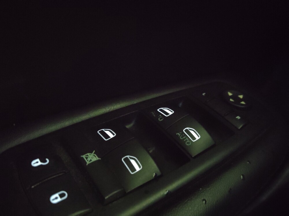 2016 Chrysler 200 in Fayetteville, NC 28304 - 18116252 27