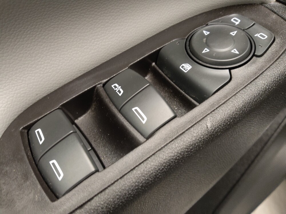 2019 Chevrolet Equinox in Lakewood, CO 80215 - 18116257 27