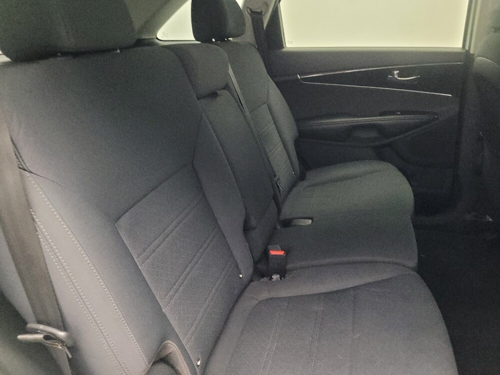 2019 Kia Sorento in Conyers, GA 30094 - 18116263 19