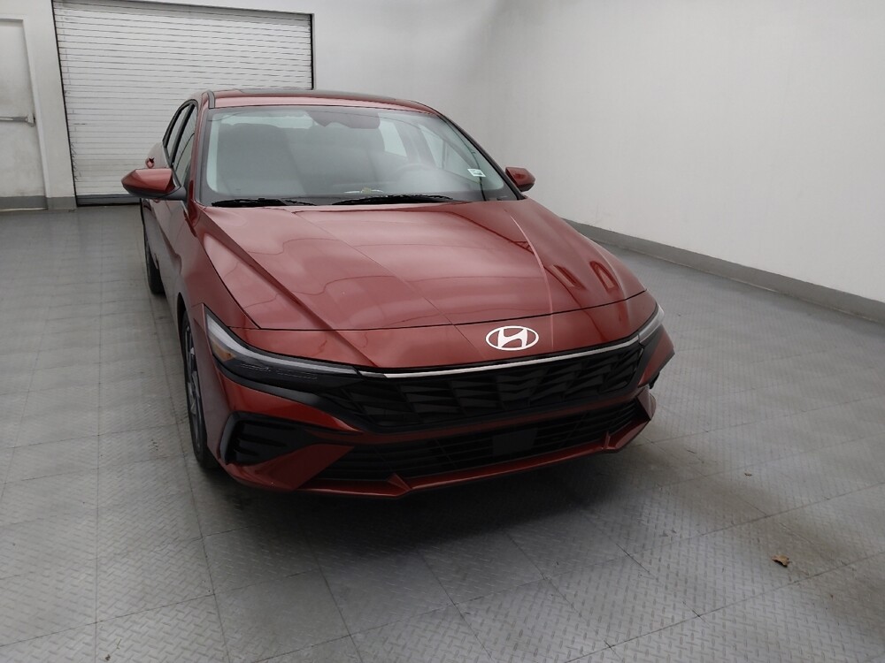 2025 Hyundai Elantra in Greensboro, NC 27407 - 18116269 14