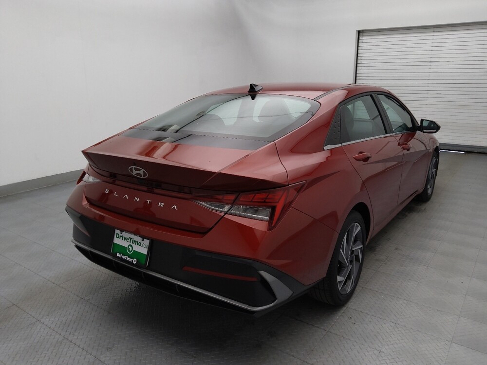 2025 Hyundai Elantra in Greensboro, NC 27407 - 18116269 9