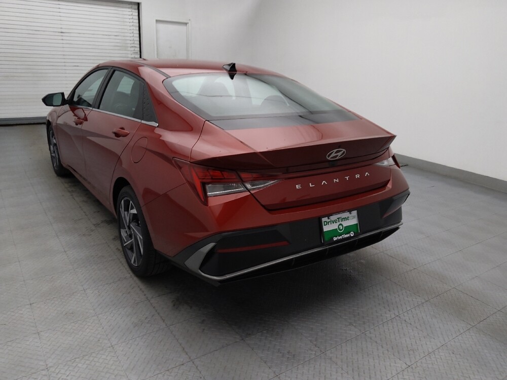 2025 Hyundai Elantra in Greensboro, NC 27407 - 18116269 6