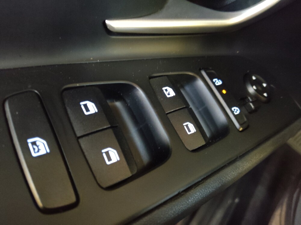 2025 Hyundai Elantra in Greensboro, NC 27407 - 18116269 27