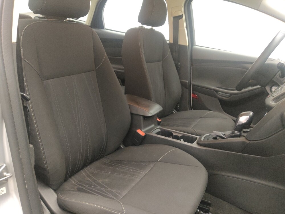 2018 Ford Focus in Ocala, FL 34471 - 18116274 21