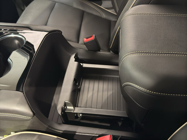 2025 GMC Yukon XL in Burlington, WI 53105 - 18116322 34