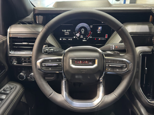 2025 GMC Yukon XL in Burlington, WI 53105 - 18116322 24