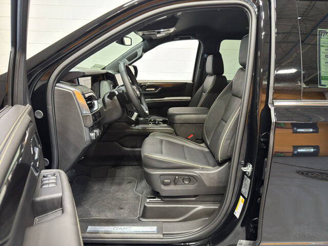 2025 GMC Yukon XL in Burlington, WI 53105 - 18116322 15