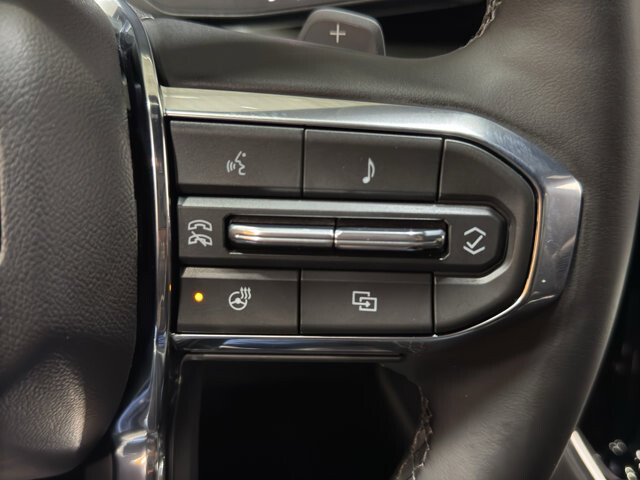 2025 GMC Yukon XL in Burlington, WI 53105 - 18116322 27