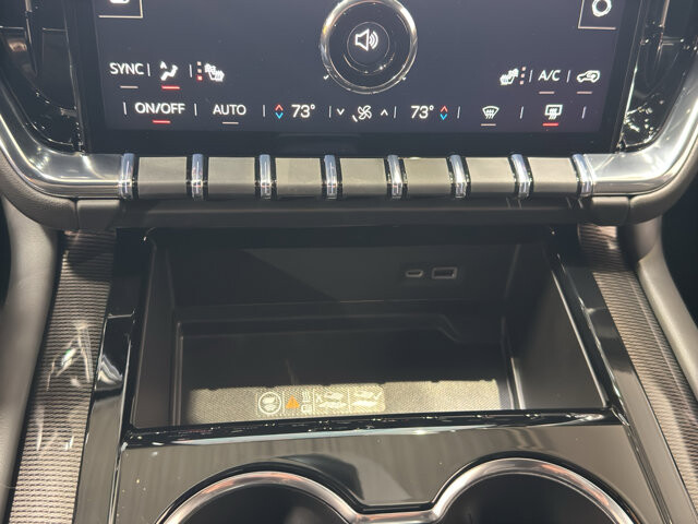 2025 GMC Yukon XL in Burlington, WI 53105 - 18116322 33