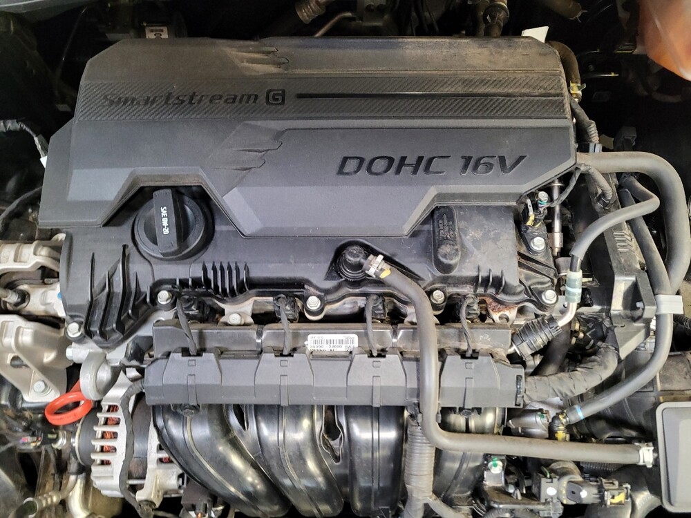 2022 Hyundai Elantra in Downey, CA 90241 - 18116352 30