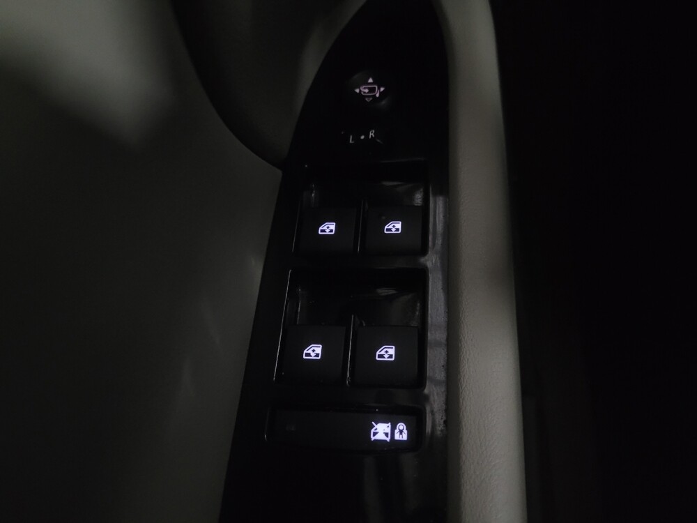 2017 Cadillac XTS in Union City, GA 30291 - 18116360 27