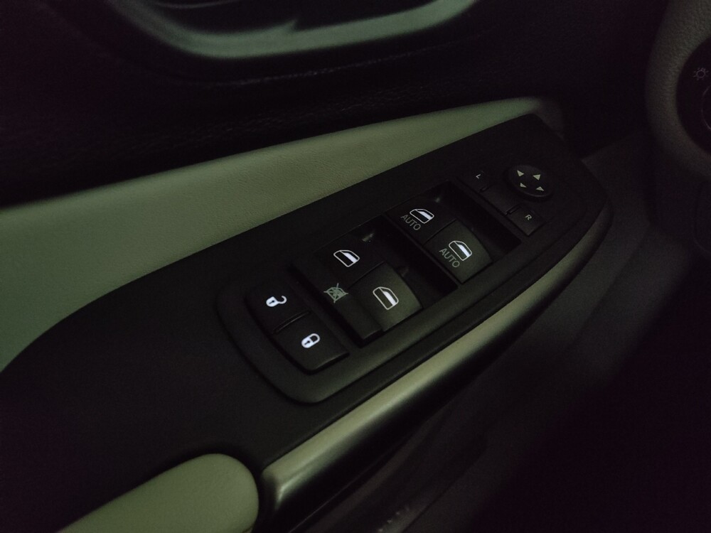 2019 Jeep Cherokee in Morrow, GA 30260 - 18116371 27