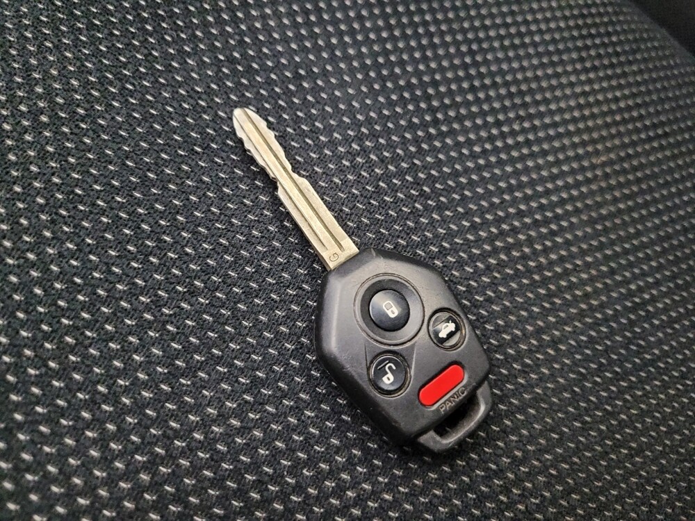 2014 Subaru Impreza in Mesa, AZ 85210 - 18116405 32