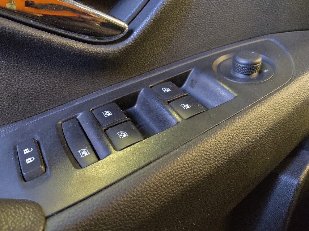 2018 Chevrolet Trax in Glendale, AZ 85301 - 18116406 27