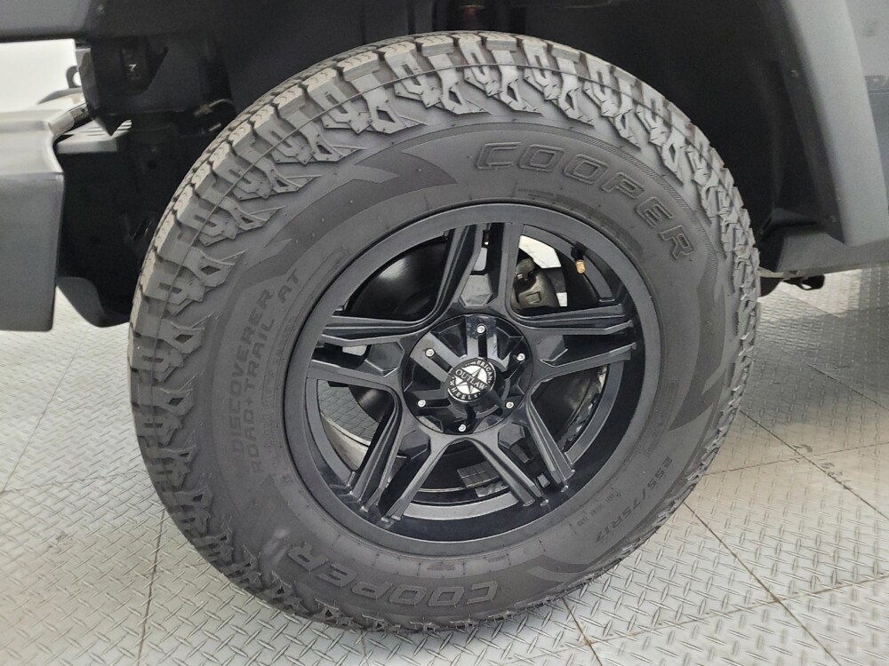 2017 Jeep Wrangler in Mesa, AZ 85210 - 18116408 31