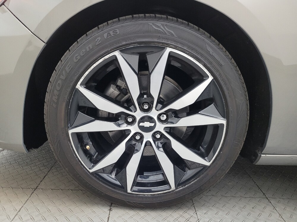 2018 Chevrolet Malibu in Mesa, AZ 85210 - 18116409 31