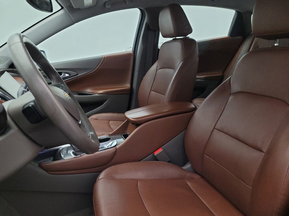 2018 Chevrolet Malibu in Mesa, AZ 85210 - 18116409 17