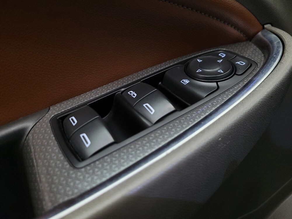 2018 Chevrolet Malibu in Mesa, AZ 85210 - 18116409 27