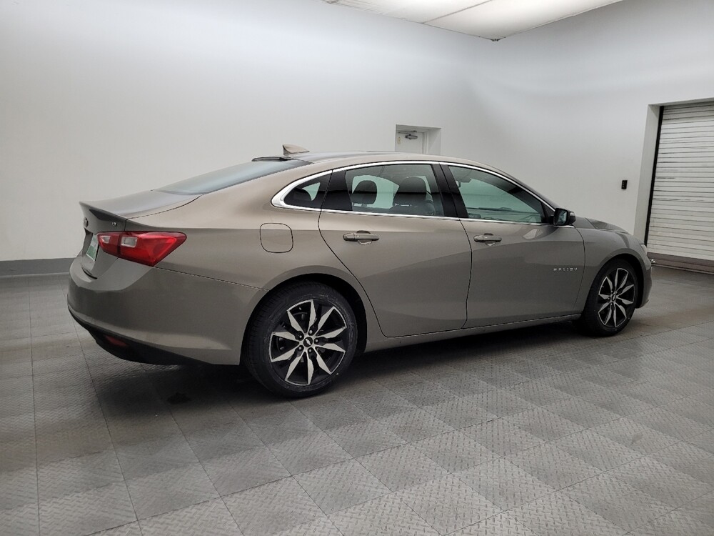 2018 Chevrolet Malibu in Mesa, AZ 85210 - 18116409 10