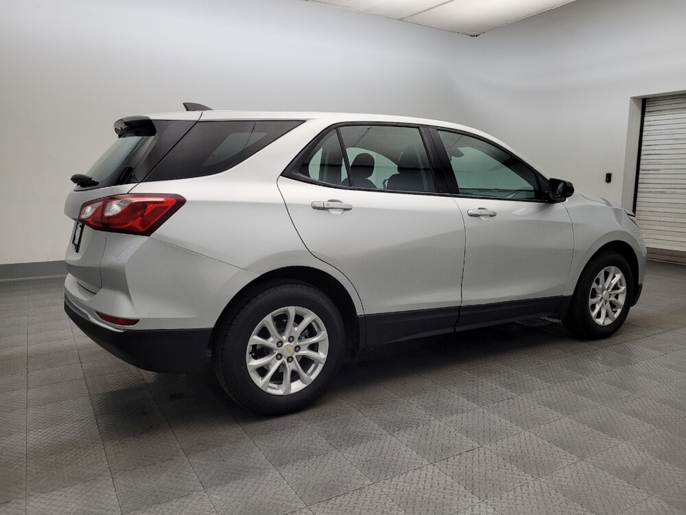 2018 Chevrolet Equinox in Albuquerque, NM 87113 - 18116412 10
