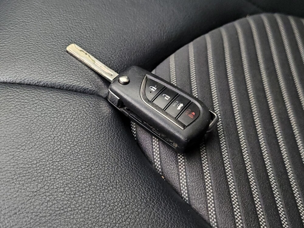 2019 Toyota Camry in Tucson, AZ 85705 - 18116414 32