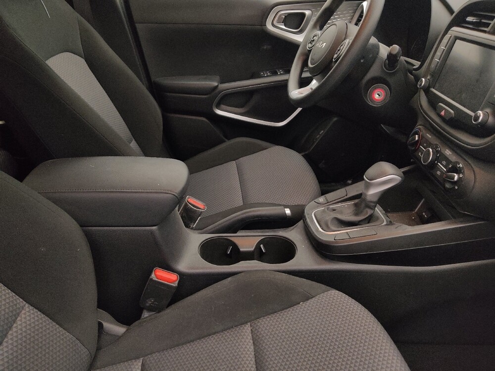 2022 Kia Soul in Clearwater, FL 33764 - 18116418 21