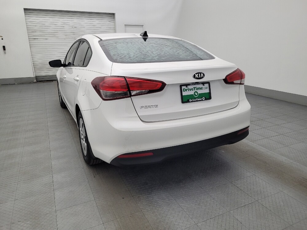 2017 Kia Forte in Tampa, FL 33612 - 18116421 6