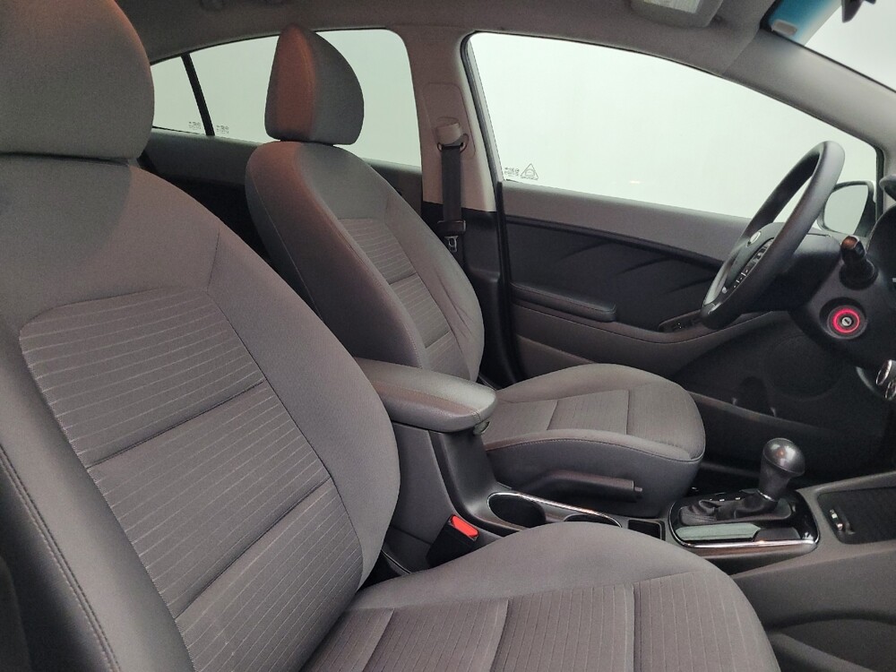 2017 Kia Forte in Tampa, FL 33612 - 18116421 21