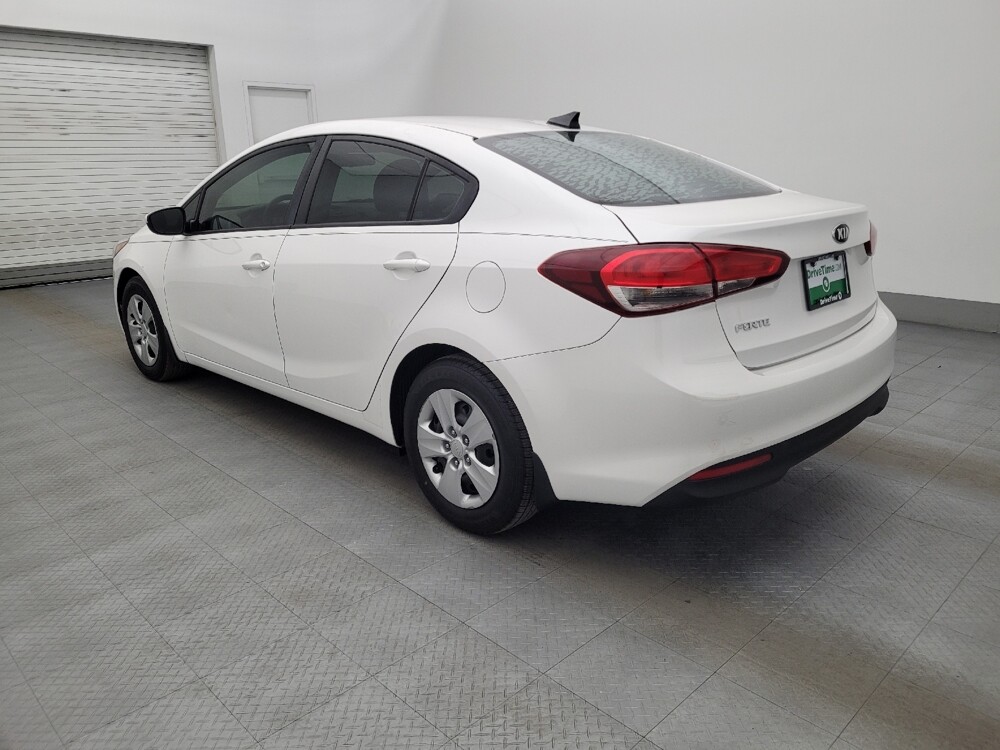 2017 Kia Forte in Tampa, FL 33612 - 18116421 3