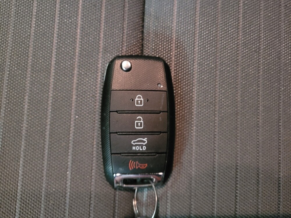 2017 Kia Forte in Tampa, FL 33612 - 18116421 32