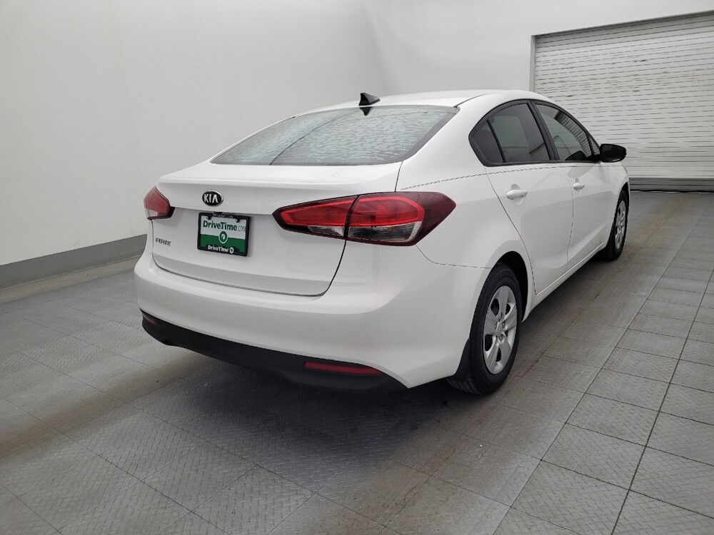 2017 Kia Forte in Tampa, FL 33612 - 18116421 9
