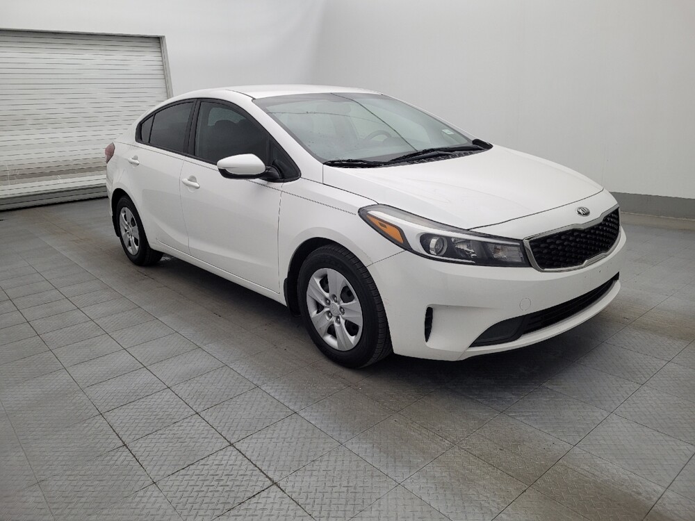 2017 Kia Forte in Tampa, FL 33612 - 18116421 11