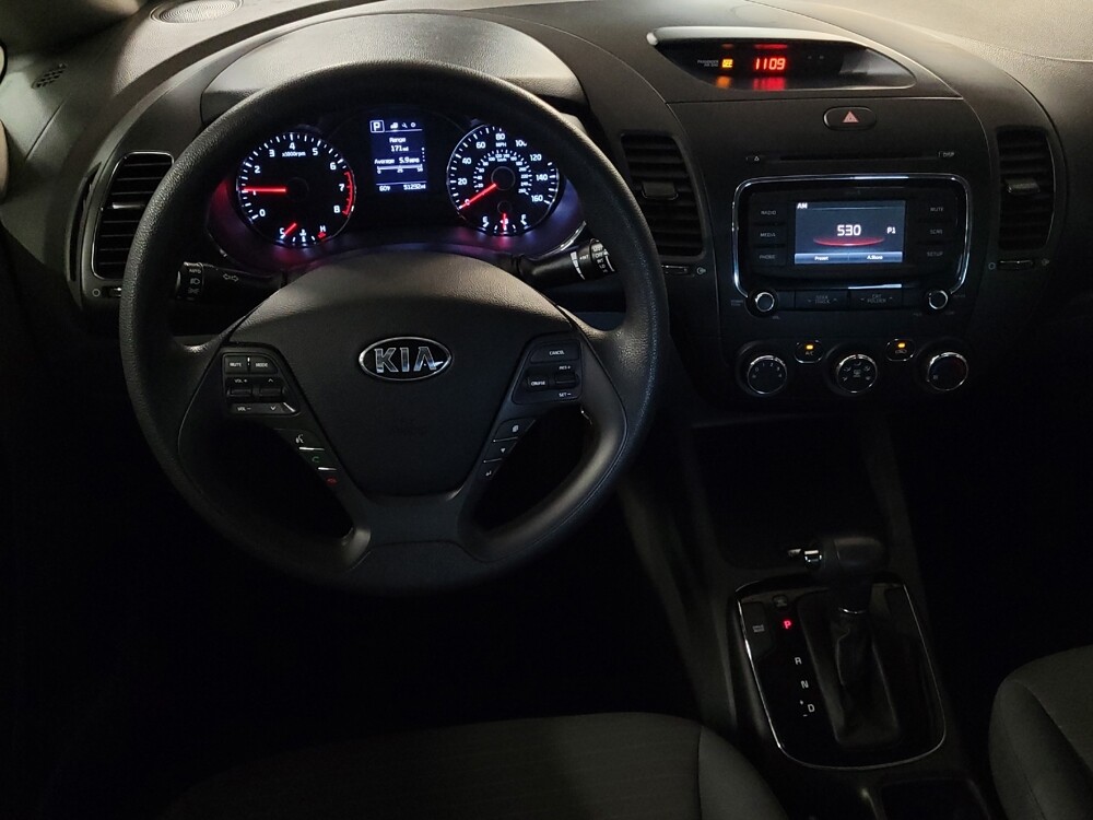 2017 Kia Forte in Tampa, FL 33612 - 18116421 22