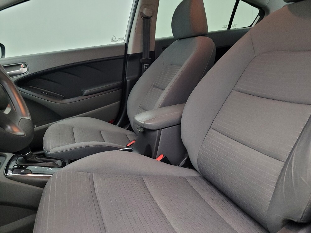 2017 Kia Forte in Tampa, FL 33612 - 18116421 17