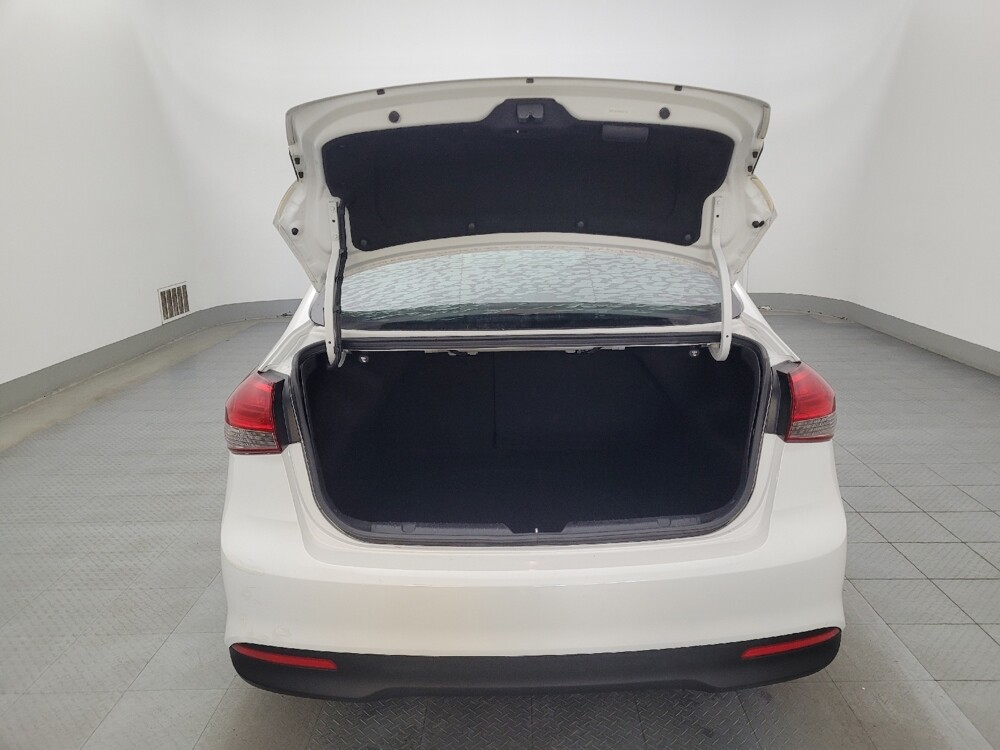 2017 Kia Forte in Tampa, FL 33612 - 18116421 29