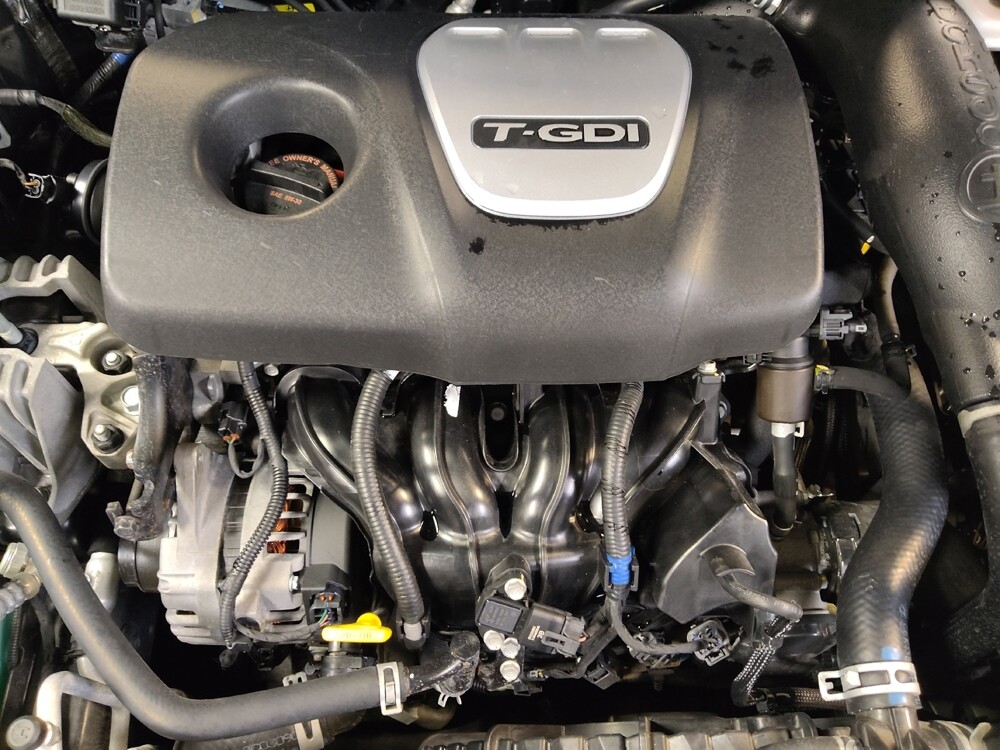 2018 Hyundai Elantra in Clearwater, FL 33764 - 18116428 30