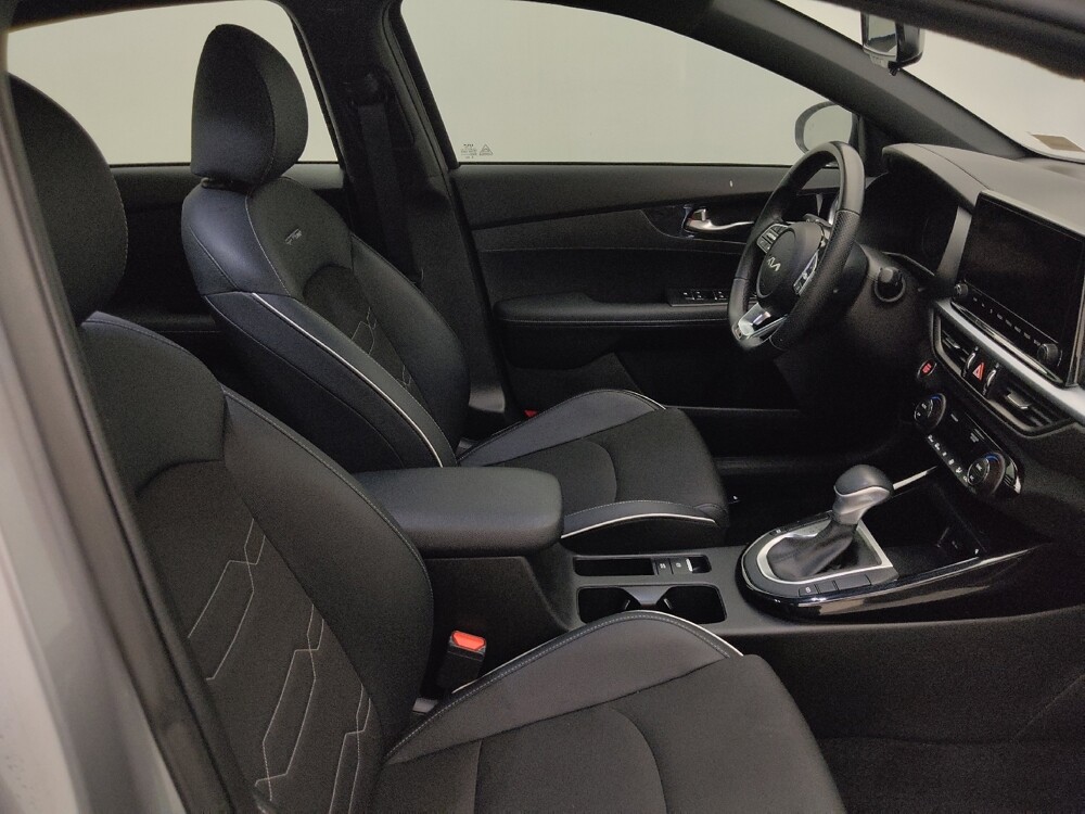 2023 Kia Forte in Clearwater, FL 33764 - 18116429 21