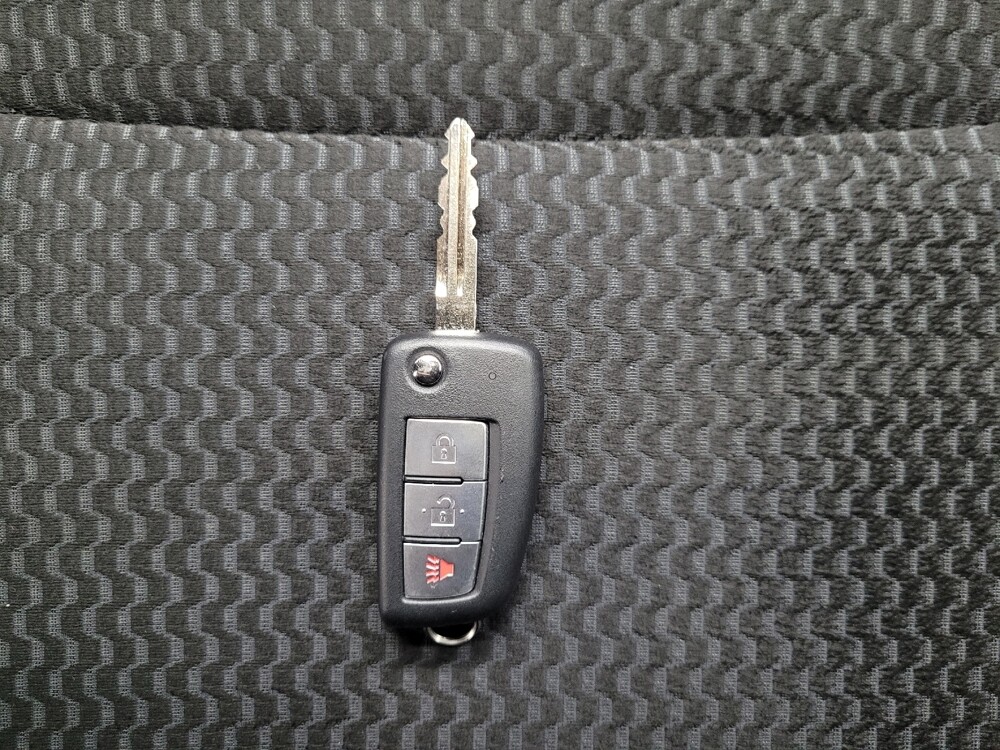 2019 Nissan Rogue Sport in Las Vegas, NV 89104 - 18116436 32