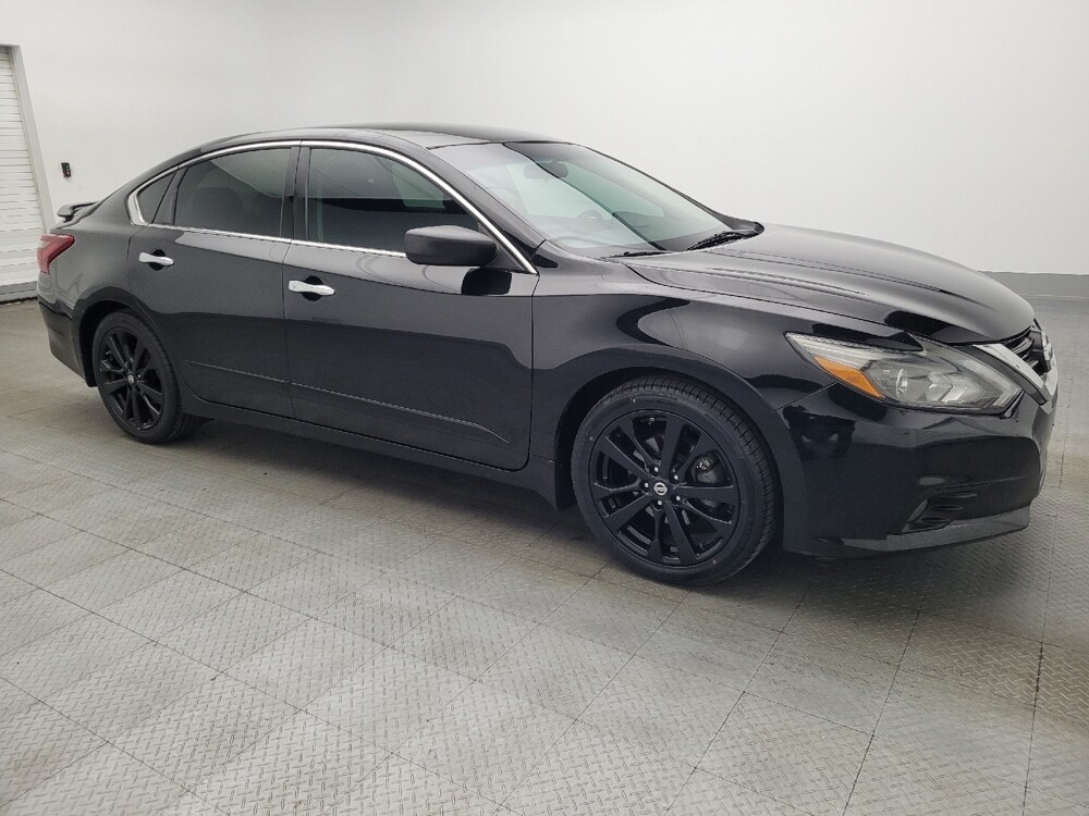 2017 Nissan Altima in Orlando, FL 32808 - 18116444 11