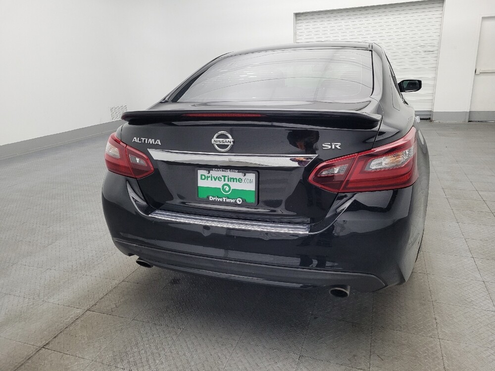 2017 Nissan Altima in Orlando, FL 32808 - 18116444 7