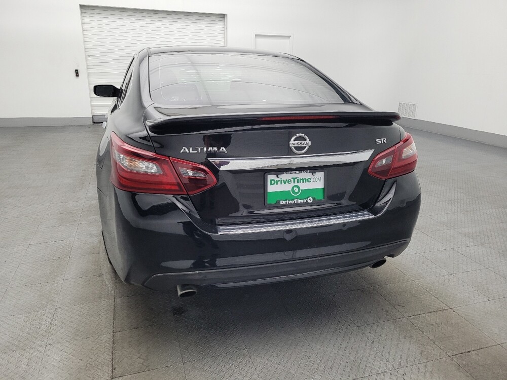 2017 Nissan Altima in Orlando, FL 32808 - 18116444 6