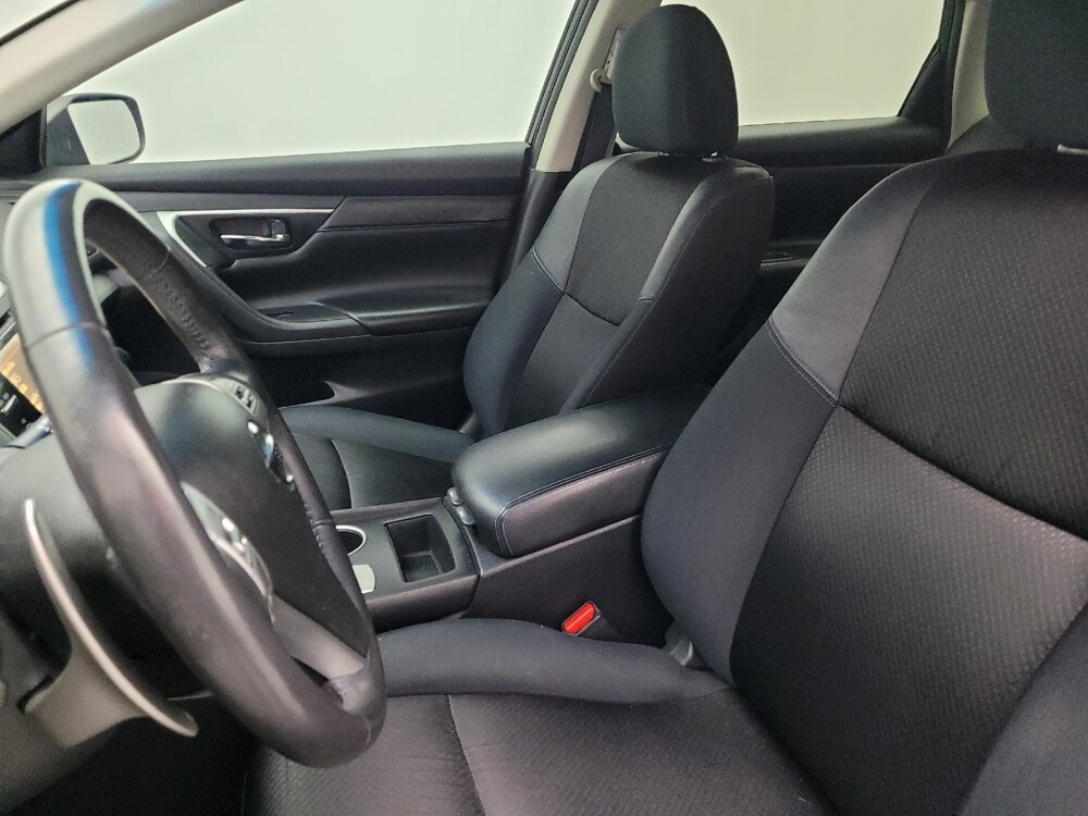 2017 Nissan Altima in Orlando, FL 32808 - 18116444 17