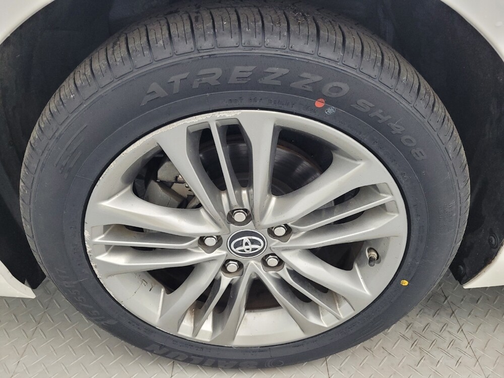 2016 Toyota Camry in Greenville, SC 29607 - 18116493 31