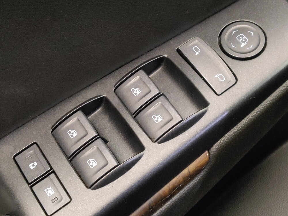 2018 Chevrolet Tahoe in Live Oak, TX 78233 - 18116526 27